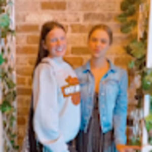 Meet your Posher, Maya